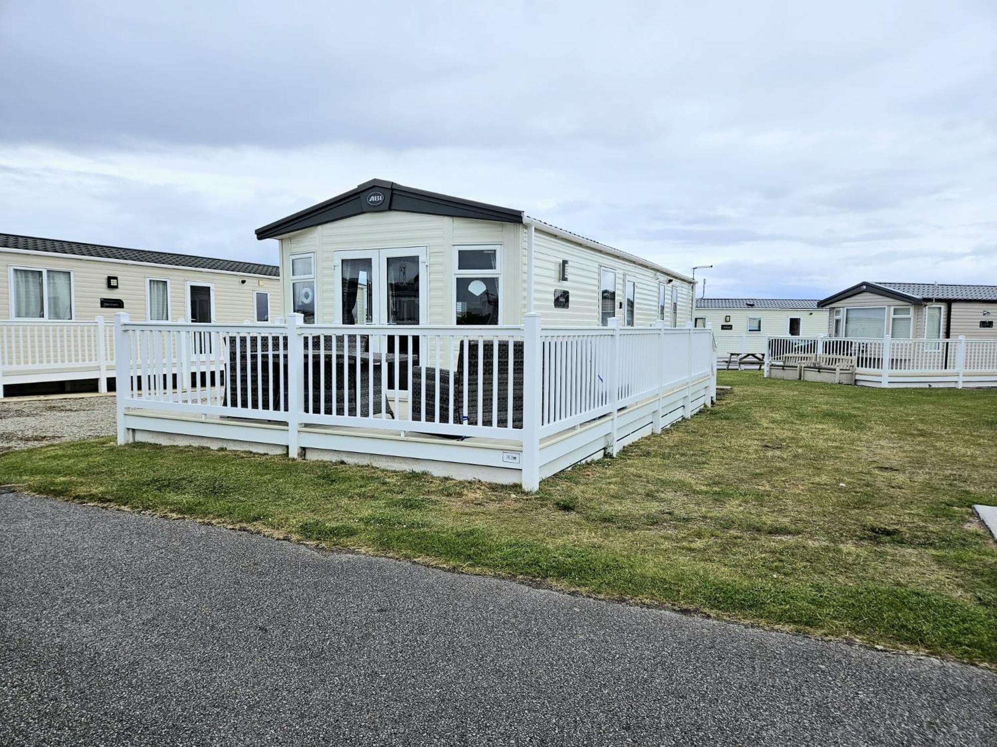 Lolas Lodge Lossiemouth Esterno foto